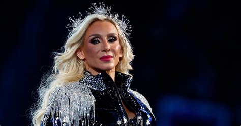 WWE News: Charlotte Flair reacts to compromising photos of her。